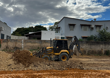 Nova quadra poliesportiva começa a ser construída em Galiléia